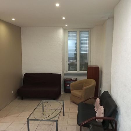 Appartement Village Medieval Saint-Germain-Laval  Екстер'єр фото